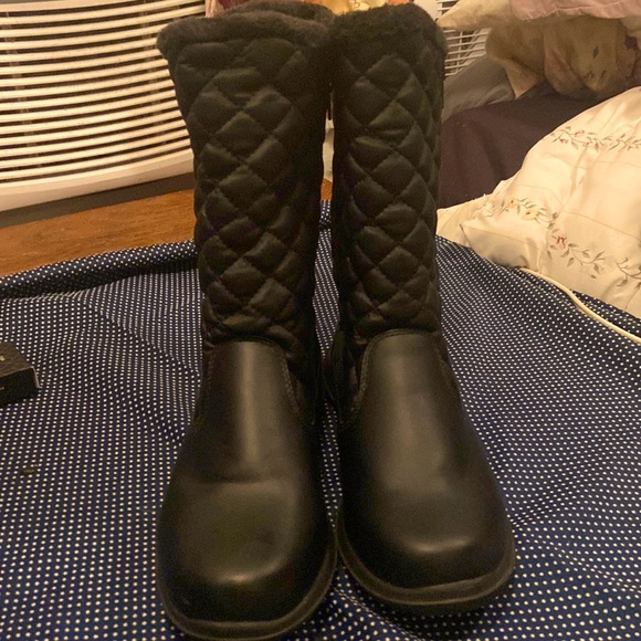 Weatherproof Shoes - Weatherproof size 8 black boots with zippers on each side